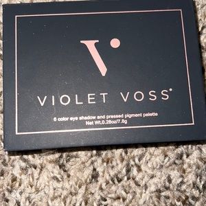 Violet Voss Coral Pop eyeshadow palette